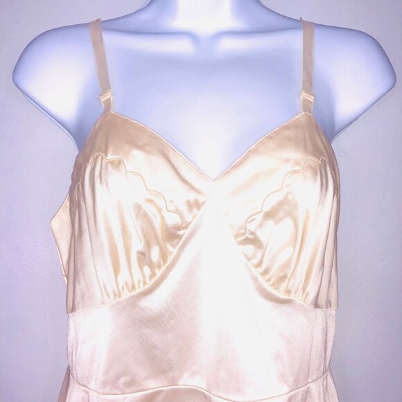 Vintage 50s Womens S Full Slip Beige Sleeveless Plain No Lace V Neck - Picture 5 of 5